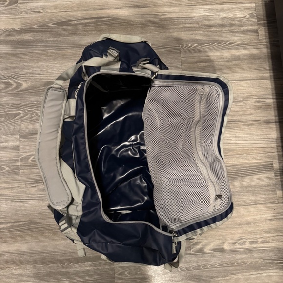 The North Face Basecamp Duffle Bag - Picture 4 of 13